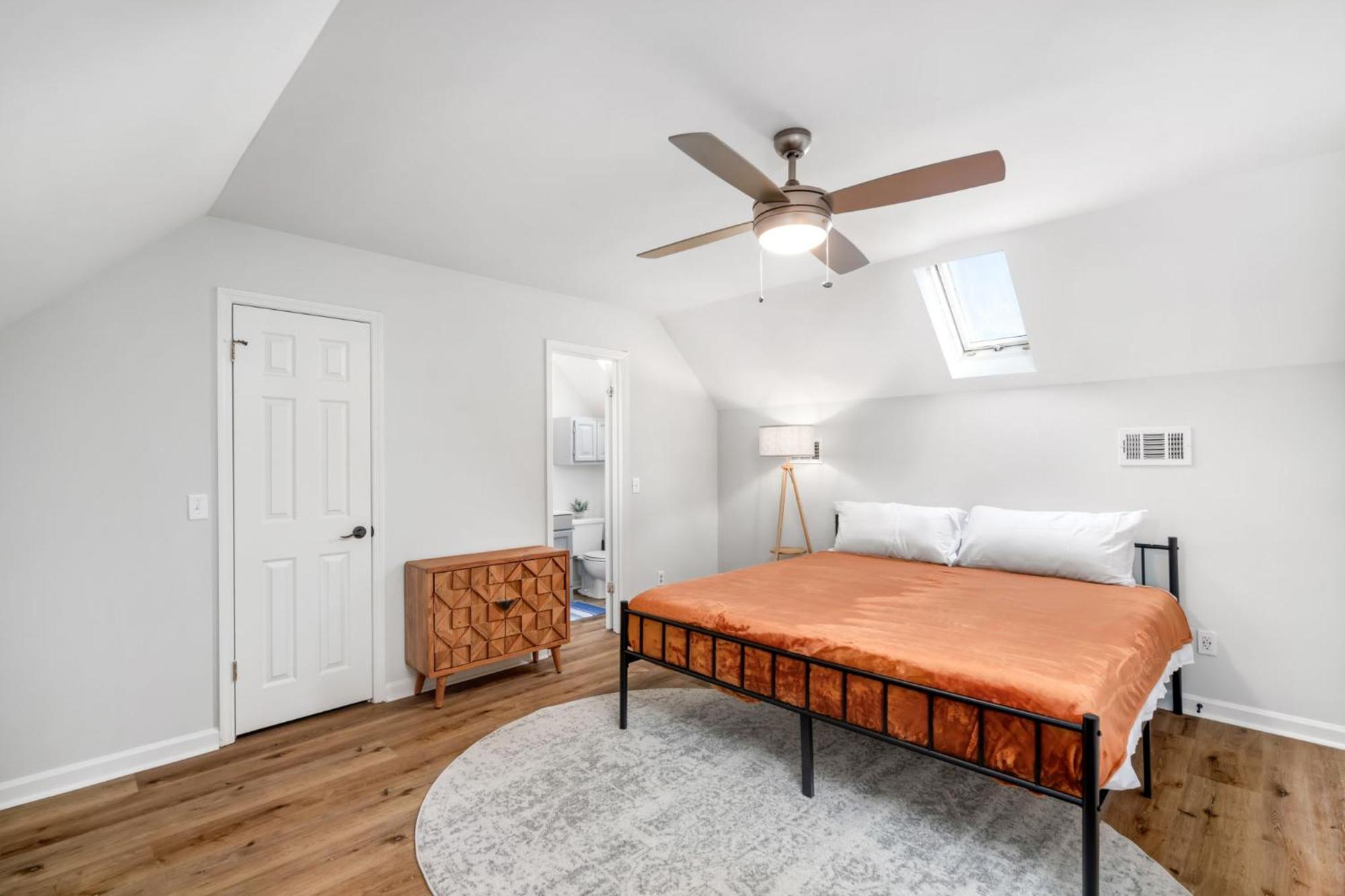 Remodeled And New - Walk To Downtown Auburn Apartment Ngoại thất bức ảnh
